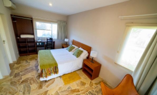 Chaglasian Wine & Suites - Housity