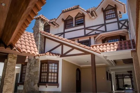 Hotel by Armonía Santa Cruz Отели рядом с достопримечательностью «Iglesia Santa Rosa de Lima»