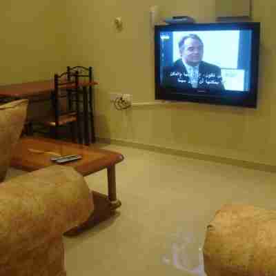Red Tower Furnished Apartments Rooms
