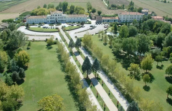 布拉伊達別墅酒店