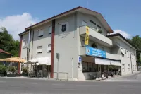 Albergo Ristorante Fratte Hotel in zona Piccolo Rifugio Fondazione di Culto e di Religione