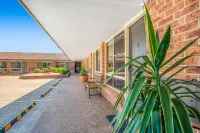 Lake Macquarie Motor Inn Hotels in Caves Beach