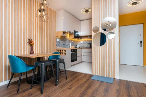 WaterFront City Apartments by UrbanRent - Condos