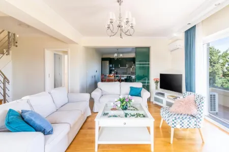 Coastline Maisonette Near Athens Airport and Rafina Port Отели в г. Артеми