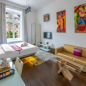 Andrassy Thai Hotel Hotels near St. Stephen's Basilica