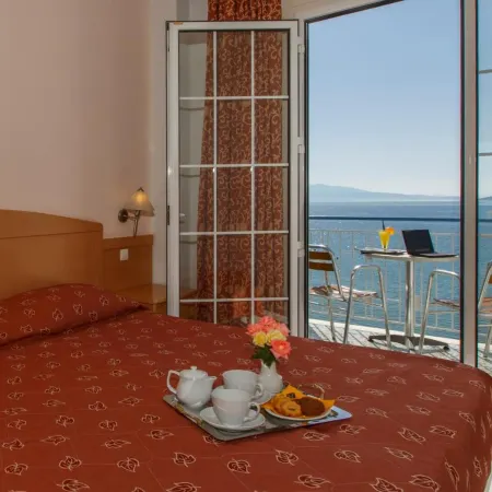 Hotel Tolo