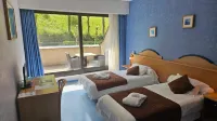 Brit Hotel du Ban - 2-Star