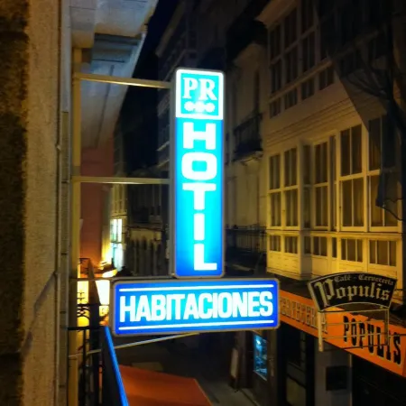 Hostal Hotil Coruña Centro Отели рядом с достопримечательностью «Музей науки и техники»