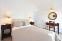 Tsakanos Apartments Hotels in Milos