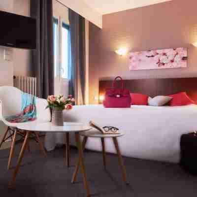 Logis Hôtel Grand Hôtel d'Orléans Rest. le Goulu Rooms