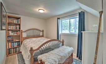 Half-mi to Trails: Rustic Soda Springs Cabin!