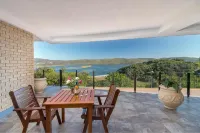 Overmeer Guest House Hotels in Simola Golf and Country Estate