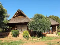 Glen Afric Country Lodge Hotel dekat Lion Park