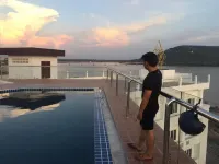 Intouch Riverside Hotel - Pool