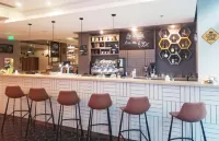 Holiday Inn TRNAVA by IHG - bar