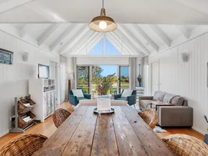 Bear Gully Coastal Cottages
