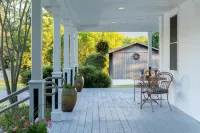 Apple Pony Inn Hotels in College Township