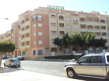 Apartamentos Maracay Отели рядом с достопримечательностью «Aquarium Costa De Almeria»