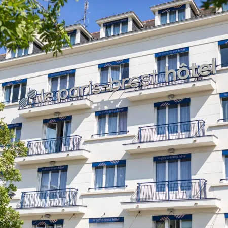 Le Paris Brest Hotel