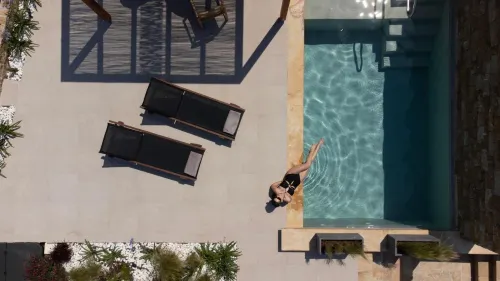 Pnoes Luxury Suites - balcony