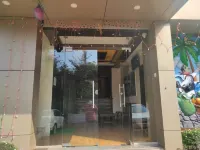 Hotel Deepak Executive, Ganpatipule 갠파티 풀 호텔