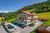 Hotel Alpen-Royal Hotels near Hochzeiger Bergbahnen Pitztal AG