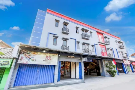 Hotel O Pogung Near Near Ugm Formerly Maleo Residence Отели рядом с достопримечательностью «Университет Гаджа Мада»