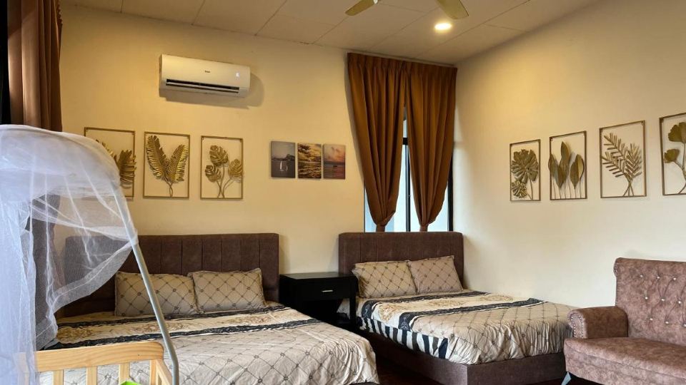 Villa Klebang Beach 25Pax 6Bedroom Indoor Pool Full AirConditioned near TOWN