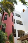 Hotel y Suites Los Encantos