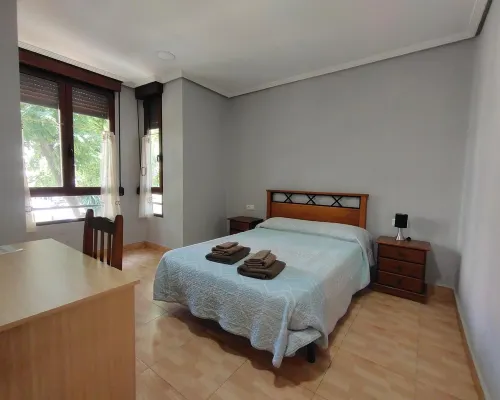 Hostal Abastos Hotels near Extramurs