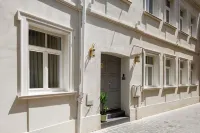 Richter Residence Отели в г. 