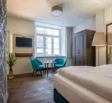 Altstadthotel der Patrizier 義大利式塔樓附近的飯店
