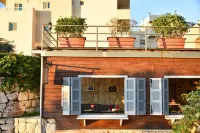 VU'z Hotel Hotels in 