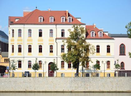 Wenderedu Business Center