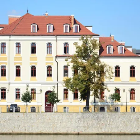 Wenderedu Business Center Отели рядом с достопримечательностью «Олимпийский стадион Вроцлава»
