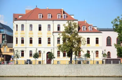 Wenderedu Business Center