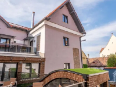 아트 호텔 성 삼위일체 성당 주변 호텔