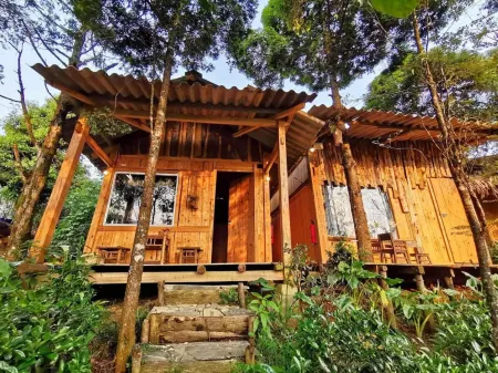 Sapa Jungle Homestay Отели рядом с достопримечательностью «Sun World Fansipan»