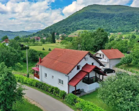 House Marija B&B Hotels in Rakovica