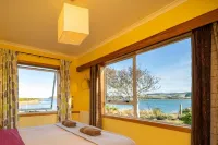 Surat Bay Lodge by the Sea/Backpackers Hostel