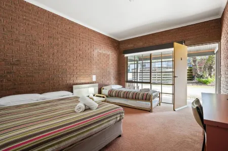 The Harrietville Snowline Hotel