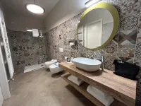 Bonacolsi Collection, MantegnaHotels