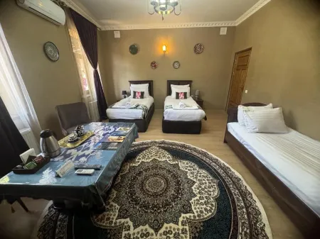 Darvozai Samarkand Boutique Hotel Отели рядом с достопримечательностью «Памятный комплекс Шахи-Зинда»