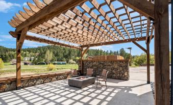 EverSpring Inn & Suites