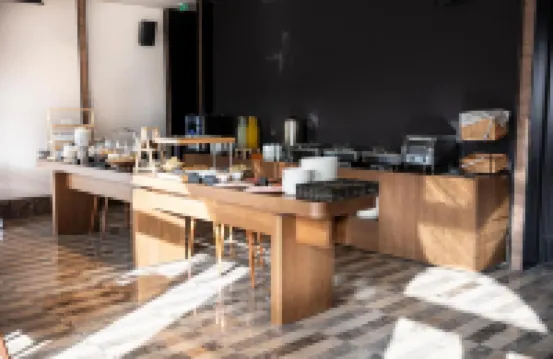 Infinity Hotel & More