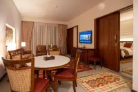 Hunza Serena Hotel - parking