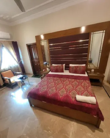 Travel Lodge Clifton โรงแรมใน