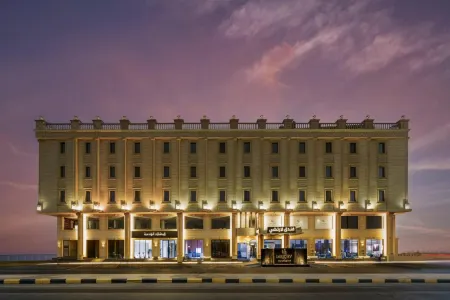 Larichy Hotel Tabuk Отели рядом с достопримечательностью «Tabuk Castle»