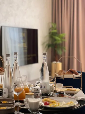 Zen Suites Hotel Massira Отели рядом с достопримечательностью «Mohammed V Square»