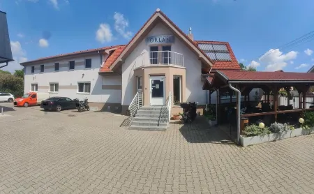 Hotel Orlan Отели в г. Братислава II